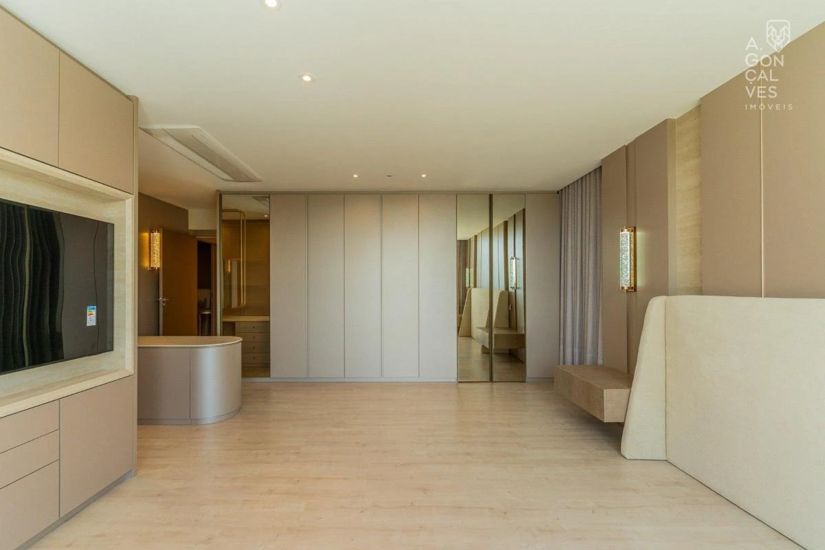 Furnished apartment with 3 en-suite bedrooms and 4 parking — photo 6