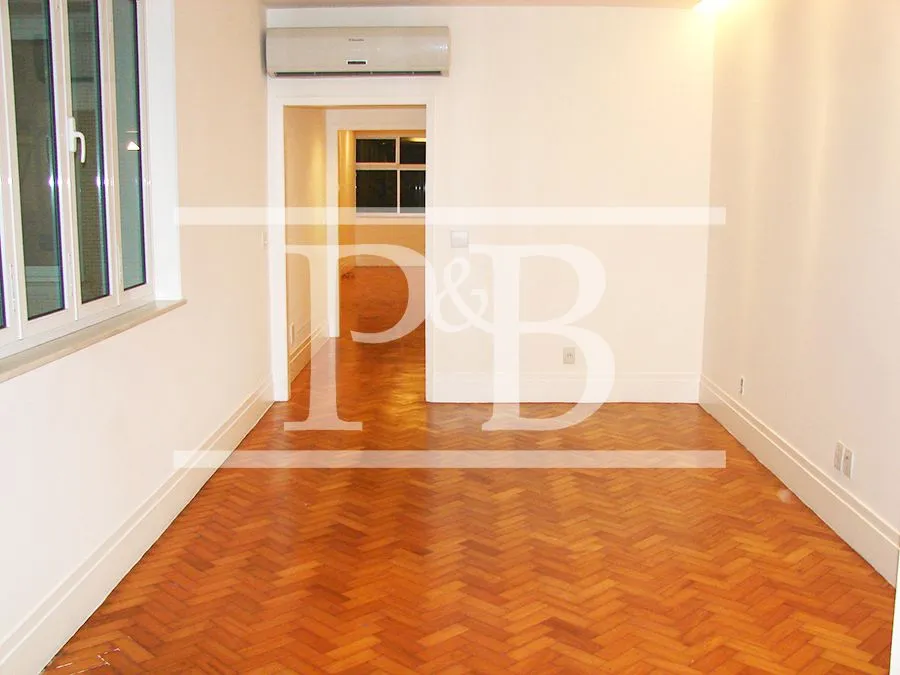 4-bedroom apartment with air conditioning — photo 10