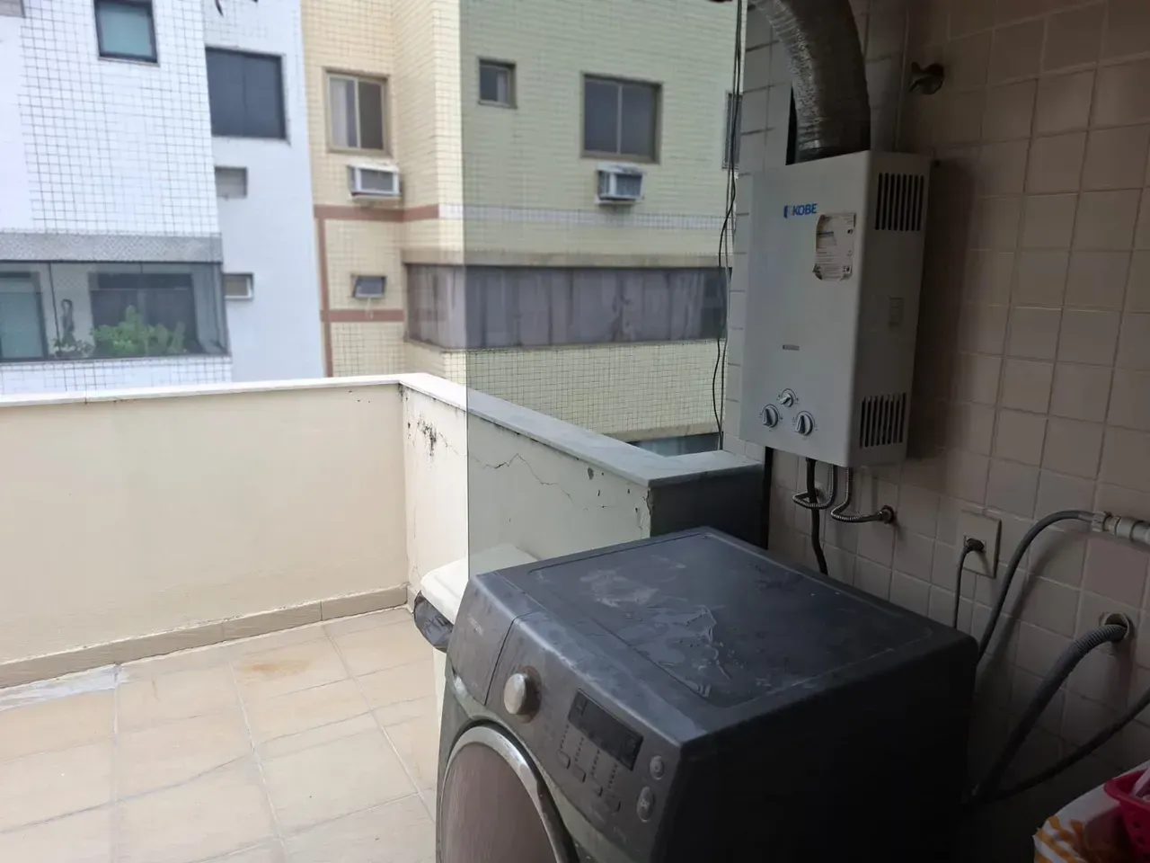 Furnished apartment with 3 bedrooms and 380 m² — photo 27