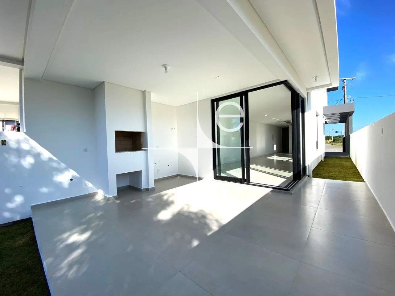 3-bedroom house with private BBQ