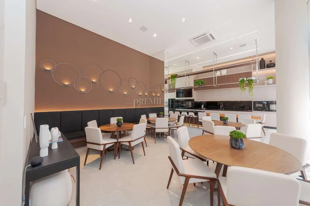 Квартира на 3 спальни 186 м² з кухнею відкритого плану — photo 2