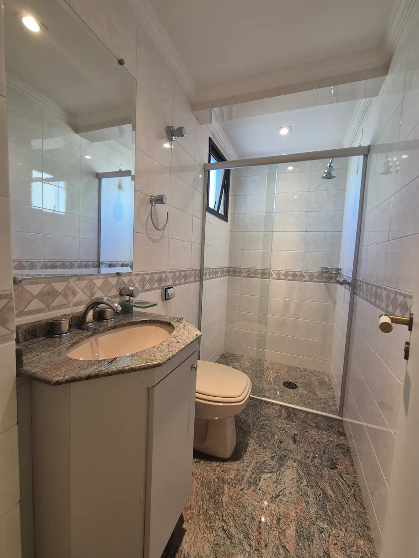 Apartment with 3 bedrooms and 5 bathrooms, 183 m² — photo 25