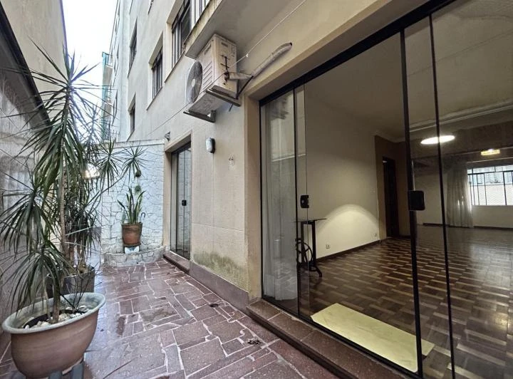 3-bedroom apartment with a enclosed balcony — photo 6
