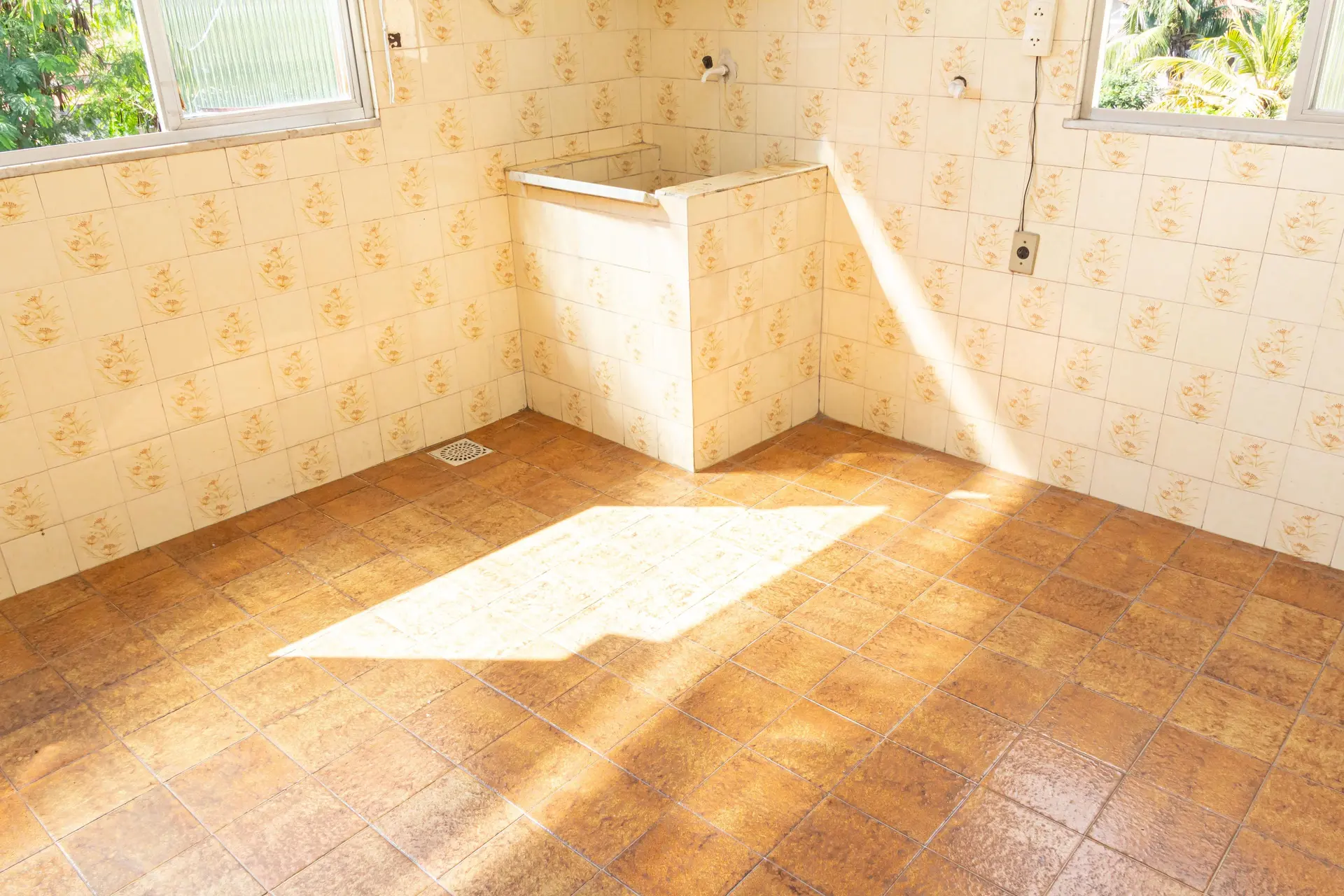 2-bedroom rental apartment with 1 bathroom and parking — photo 33