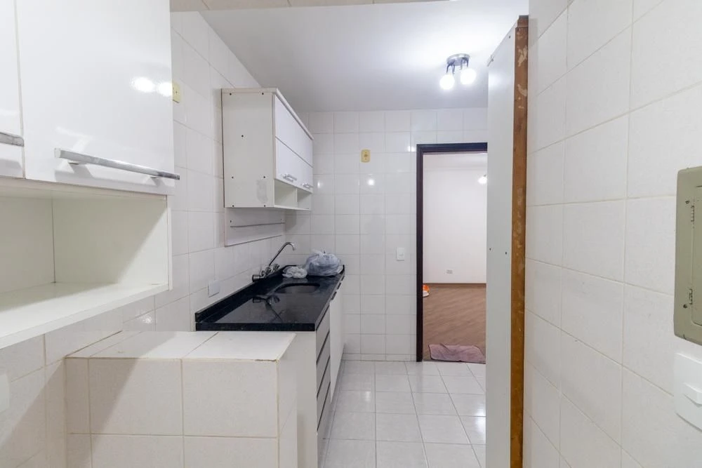 2-bedroom apartment in a building with a gym — photo 27