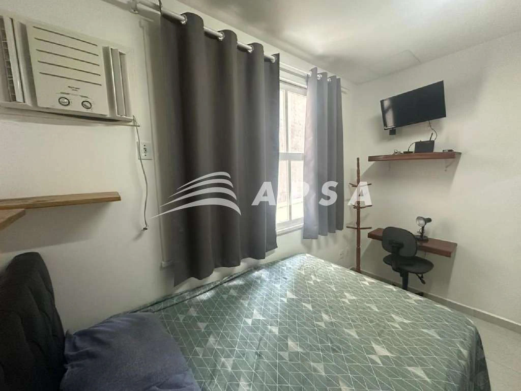 Furnished 1-bedroom apartment with 40 m² and glass shower — photo 4