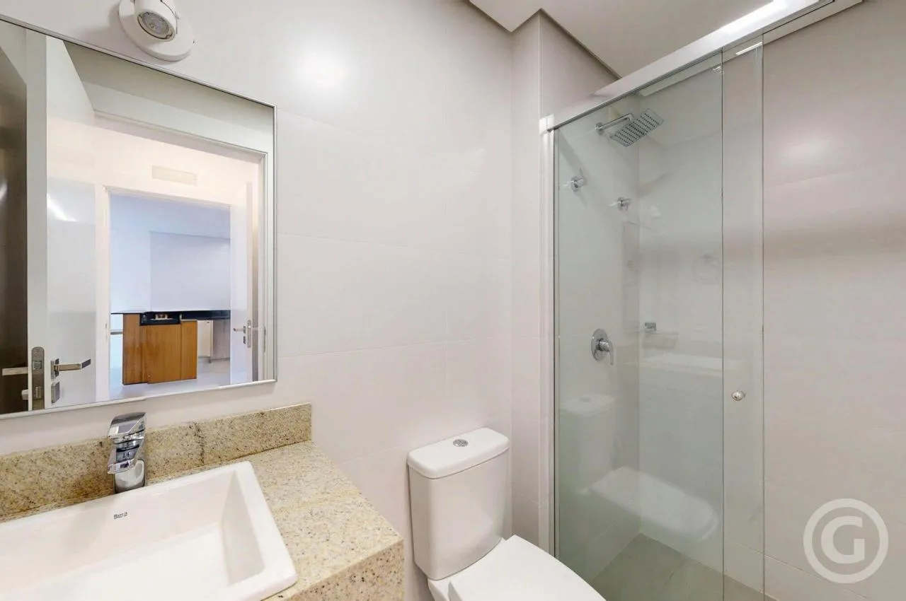 Apartment with 2 bedrooms and a glass-enclosed balcony — photo 11
