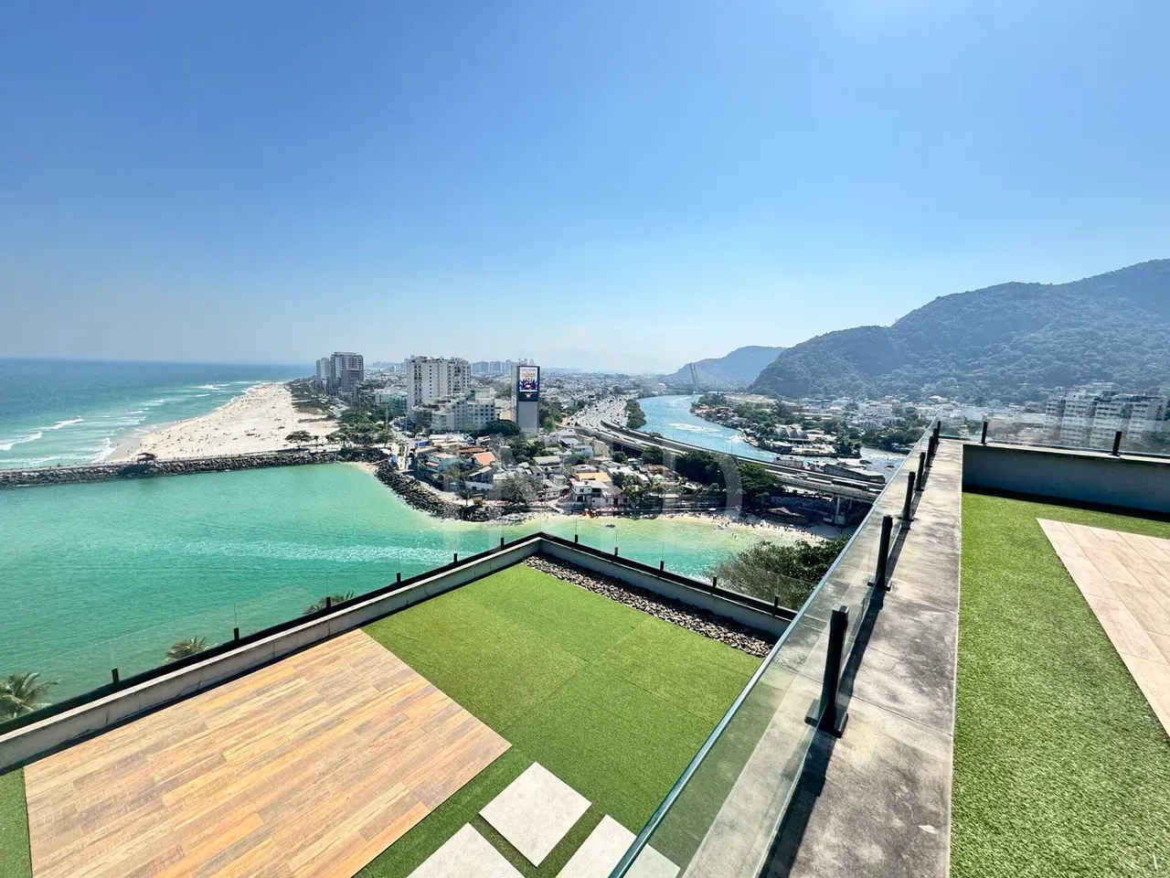 Casa com 5 dormitórios e 1.200 m² e cozinha integrada