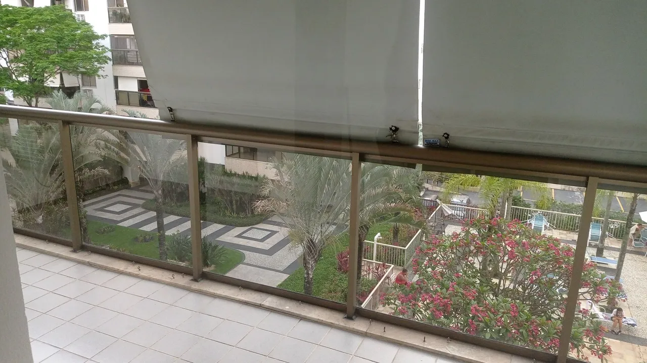 Glass-enclosed balcony in a 2-bedroom apartment, 78 m² — photo 4