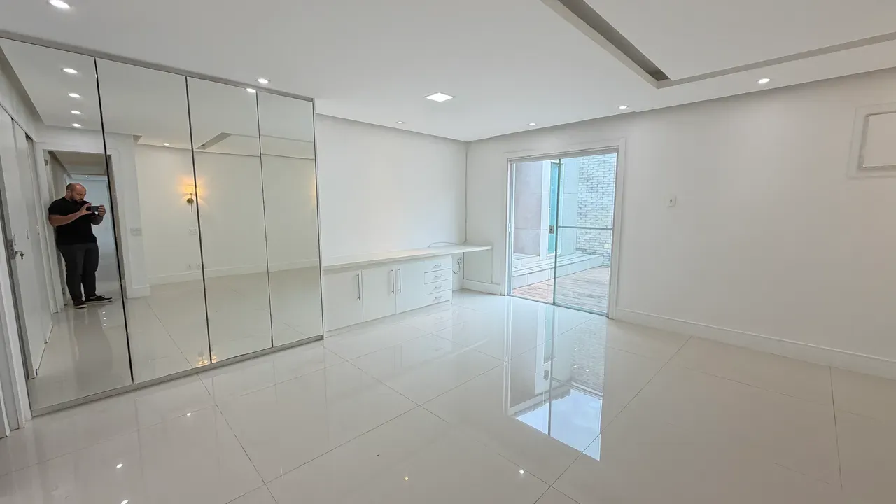 Single-story house with a private garden and 4 bedrooms — photo 21