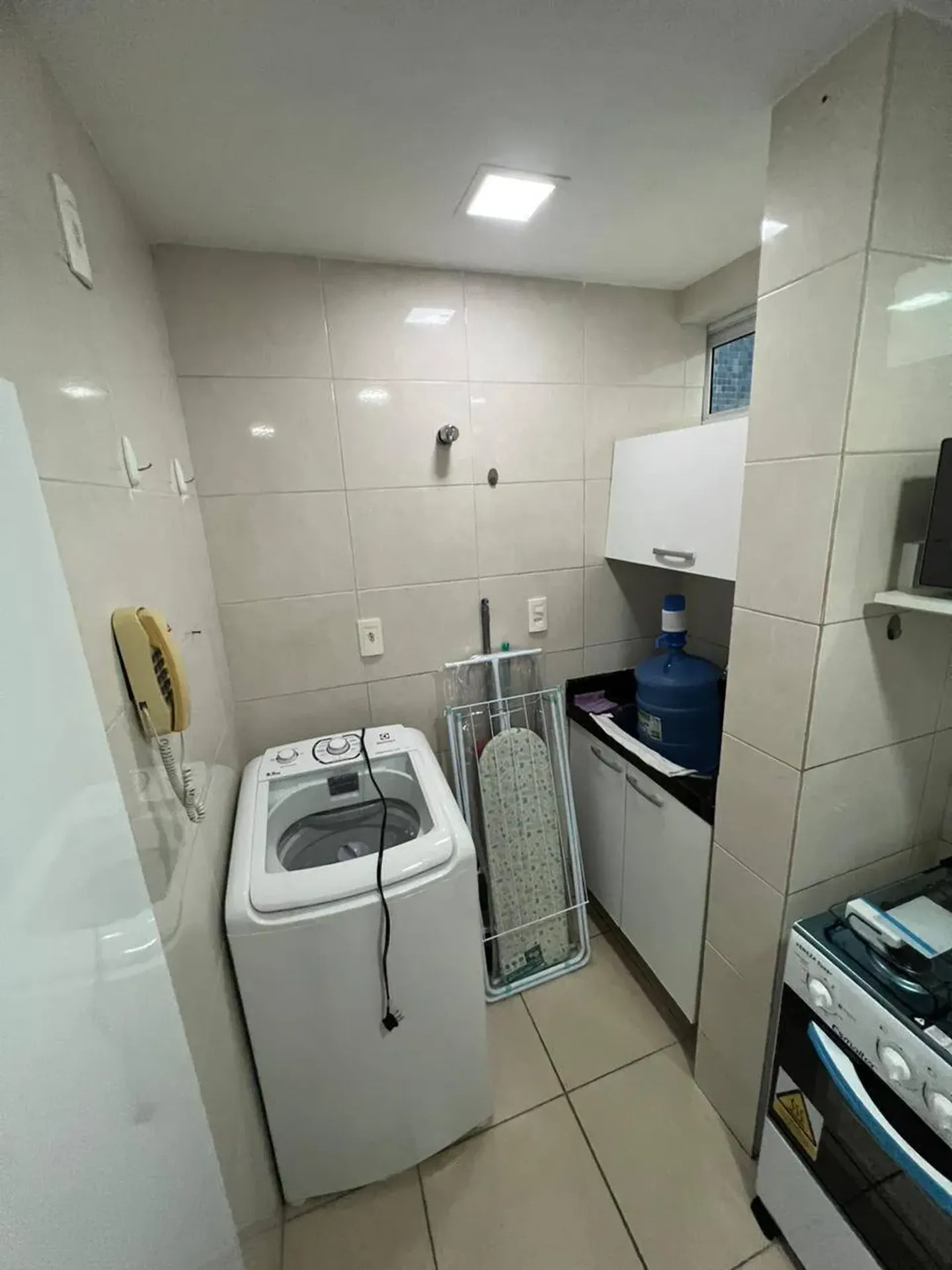2-bedroom apartment in a building with a gym — photo 6