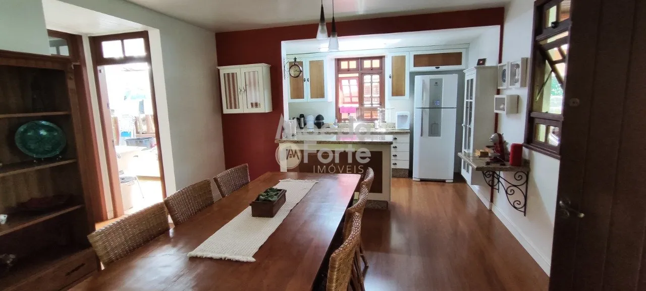 Furnished house with an open-plan kitchen and gas stove — photo 6