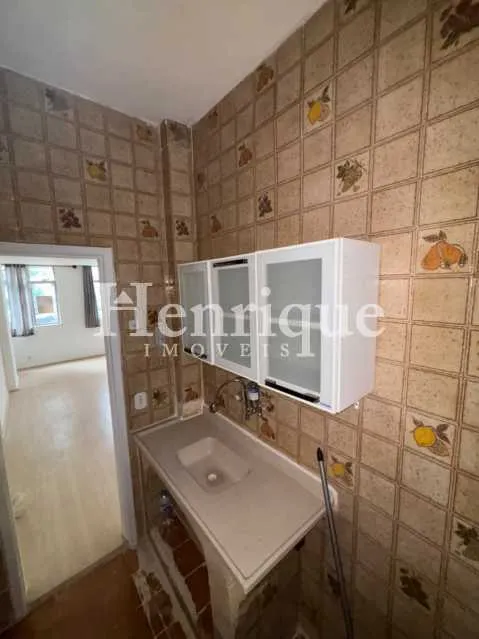 Studio, 36 m², with wood or laminate floors — photo 2