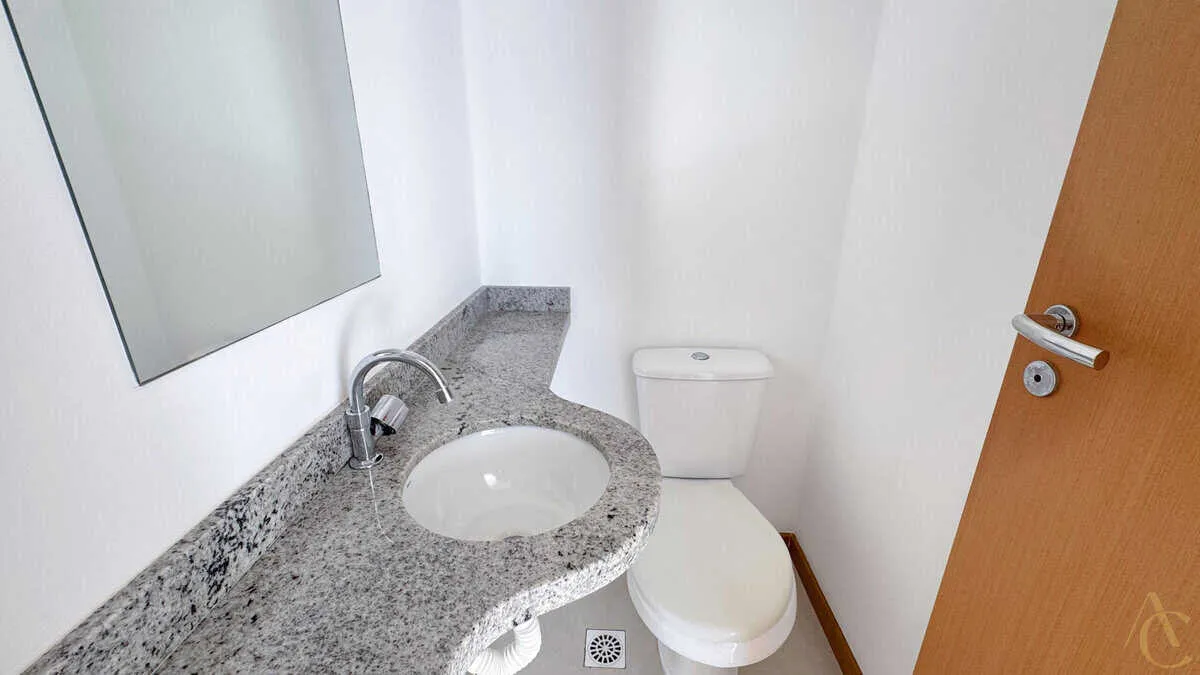 Unfurnished apartment with 3 bedrooms and balcony grill — photo 10