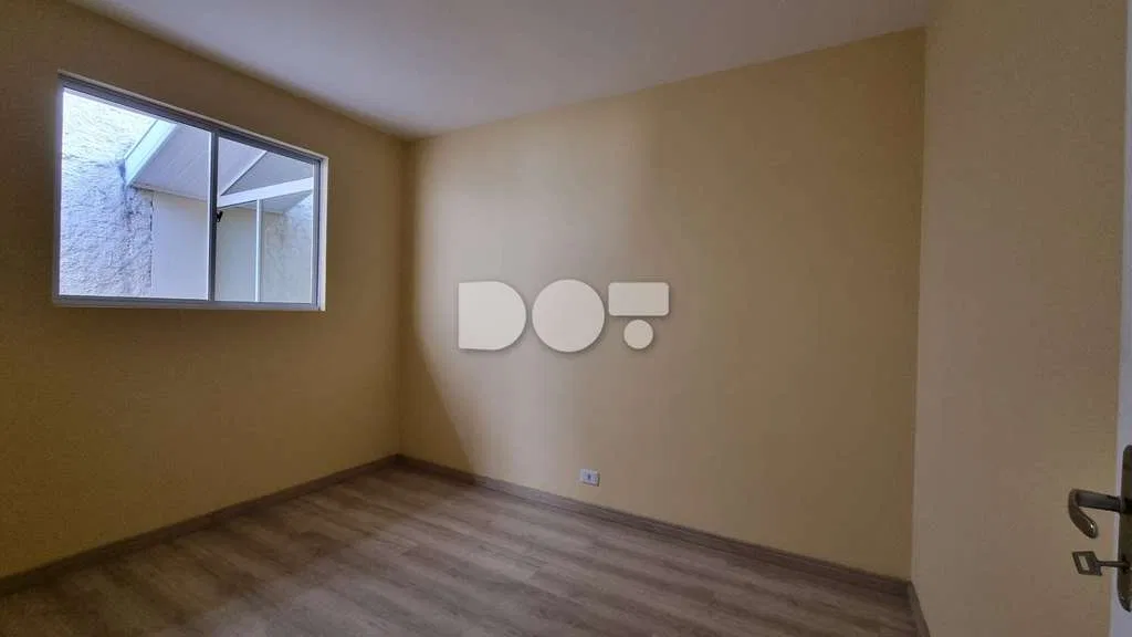 Wood or laminate floors in a 3-bedroom house, 70 m² — photo 3