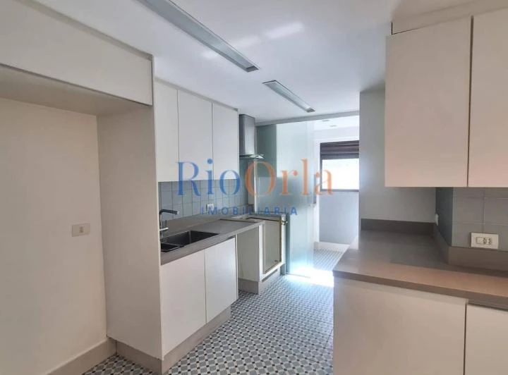 4-bedroom apartment, 2 with their own bathrooms, 150 m² — photo 2