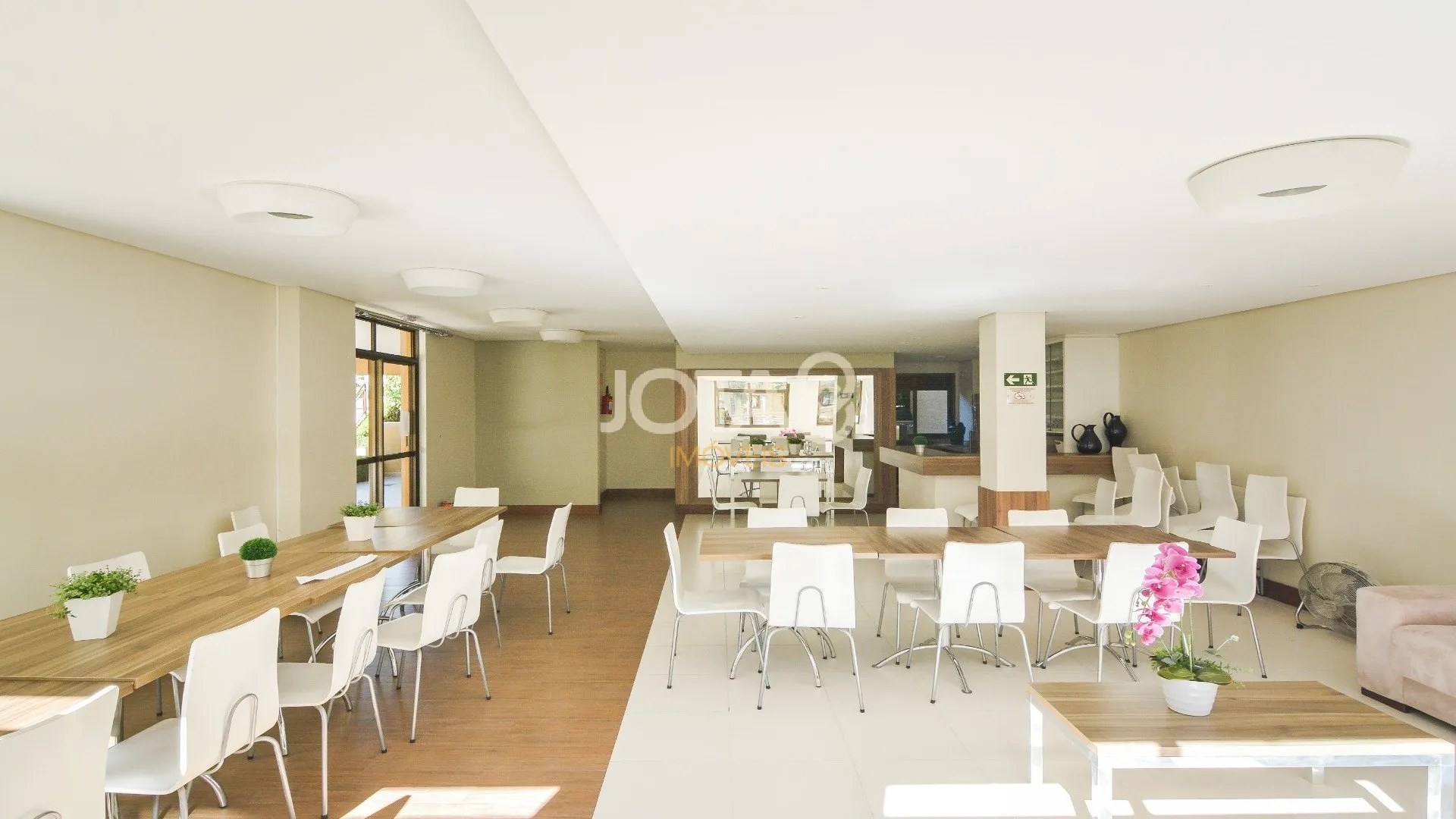 2-bedroom apartment with a washing machine in Curitiba — photo 23
