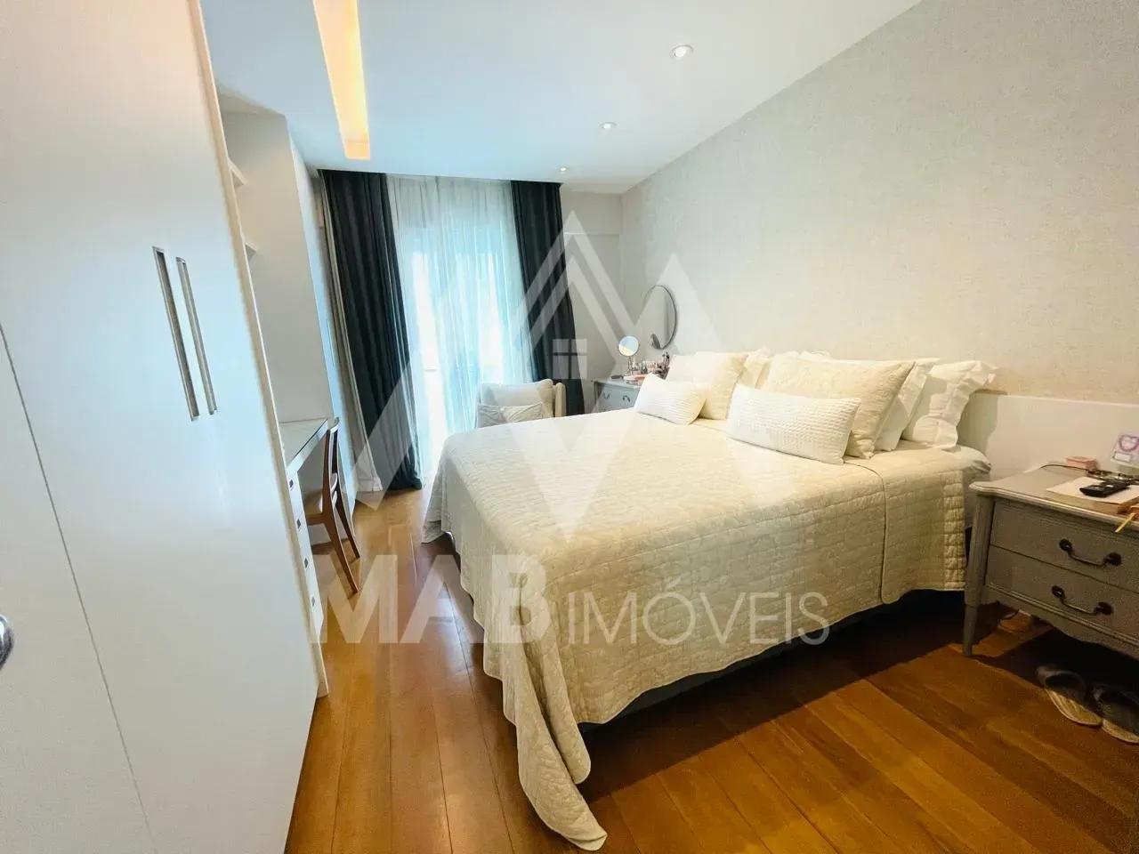 Apartamento mobiliado de 4 quartos e 5 banheiros, 160 m² — photo 13