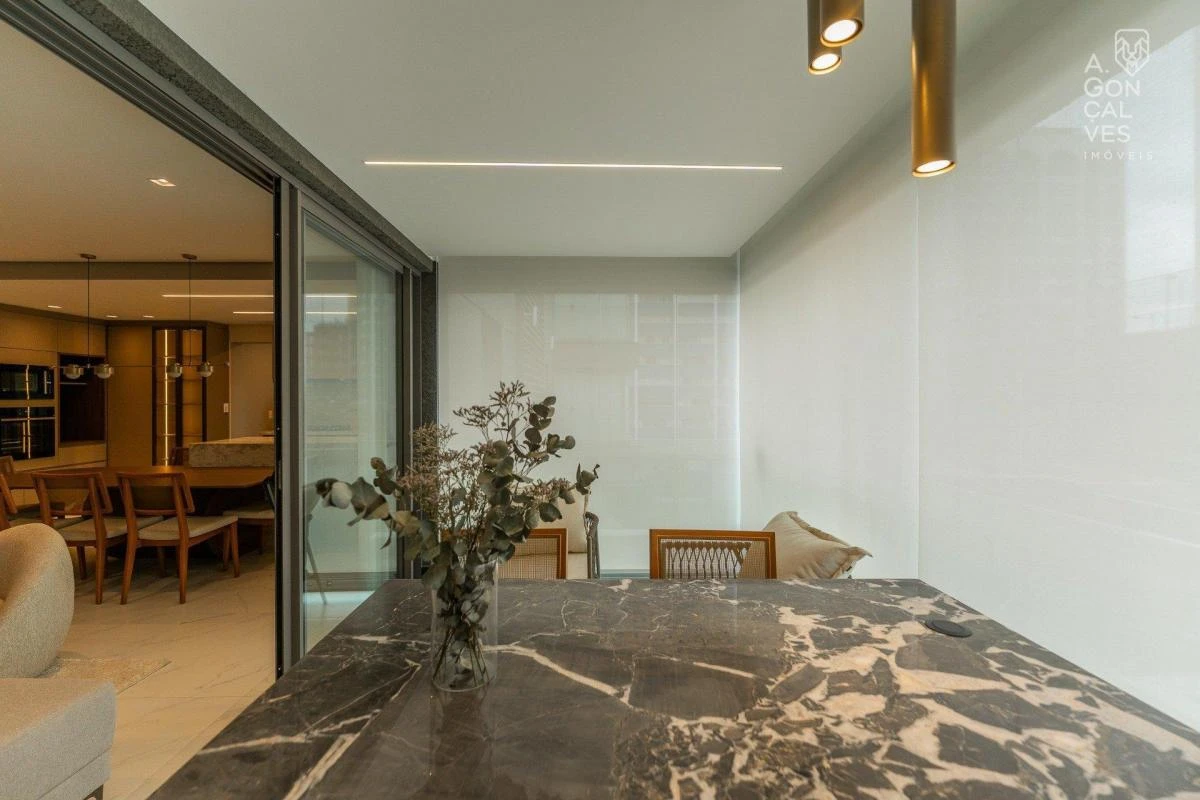 Furnished apartment, 139 m², with a glass-enclosed balcony — photo 23