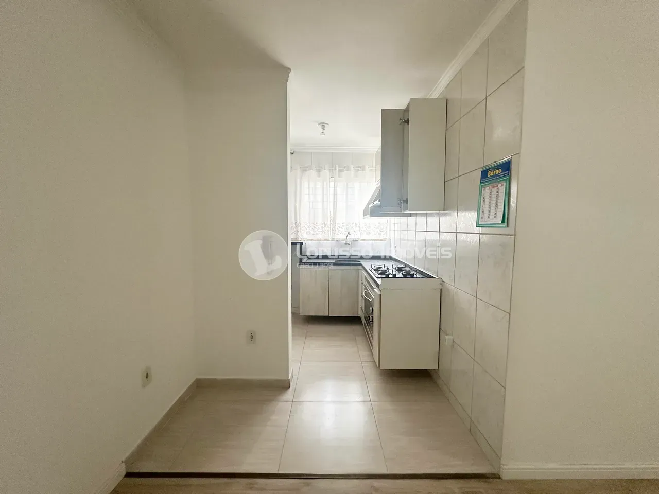 3-bedroom apartment with wood or laminate floors in Curitiba — photo 8