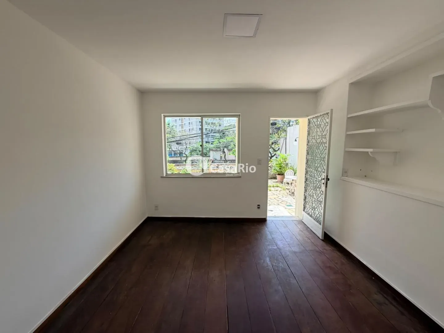 Сад та 2 спальні: будинок 75 м²