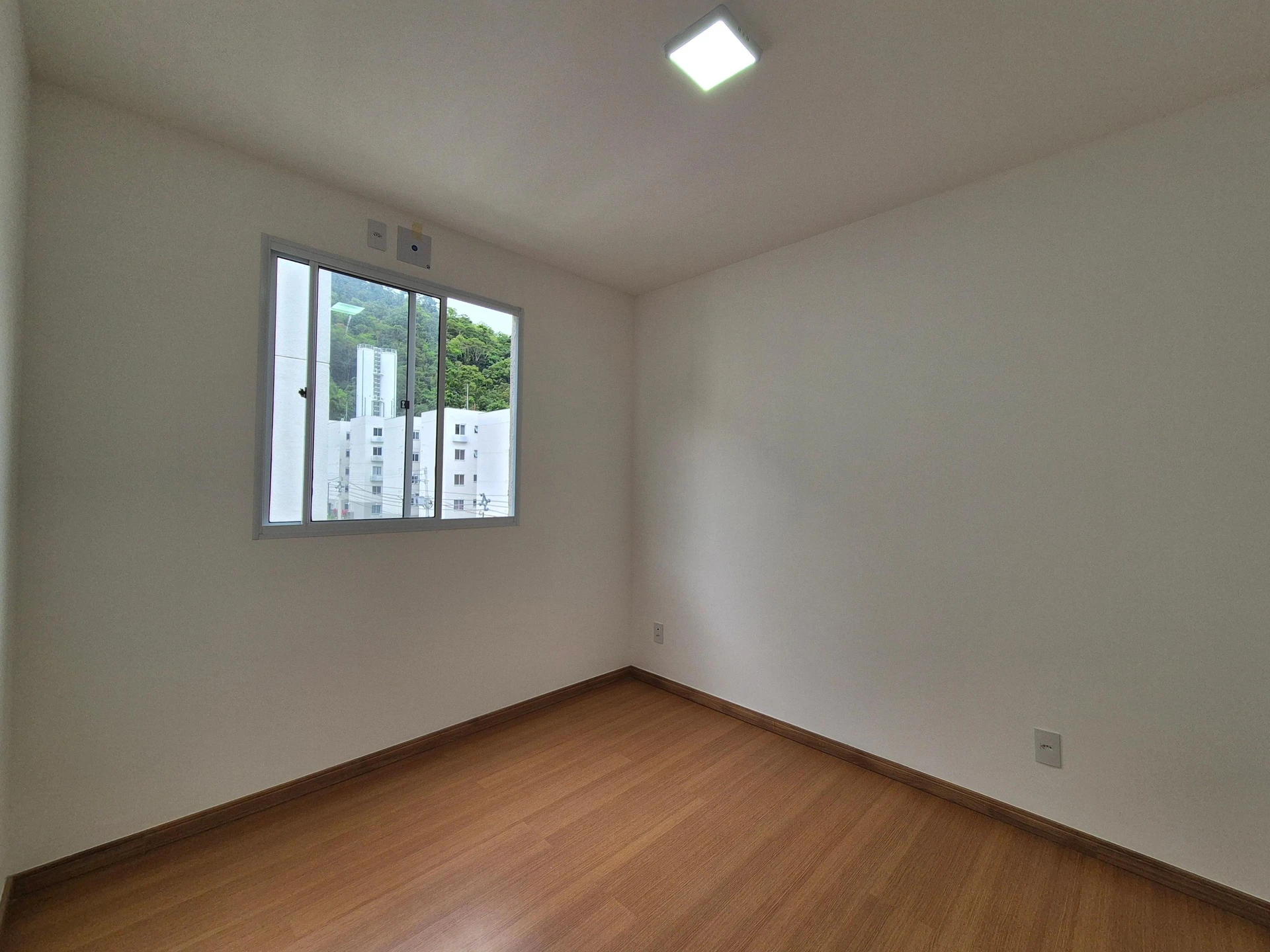 2-bedroom apartment with 1 en-suite and open-air pool — photo 20
