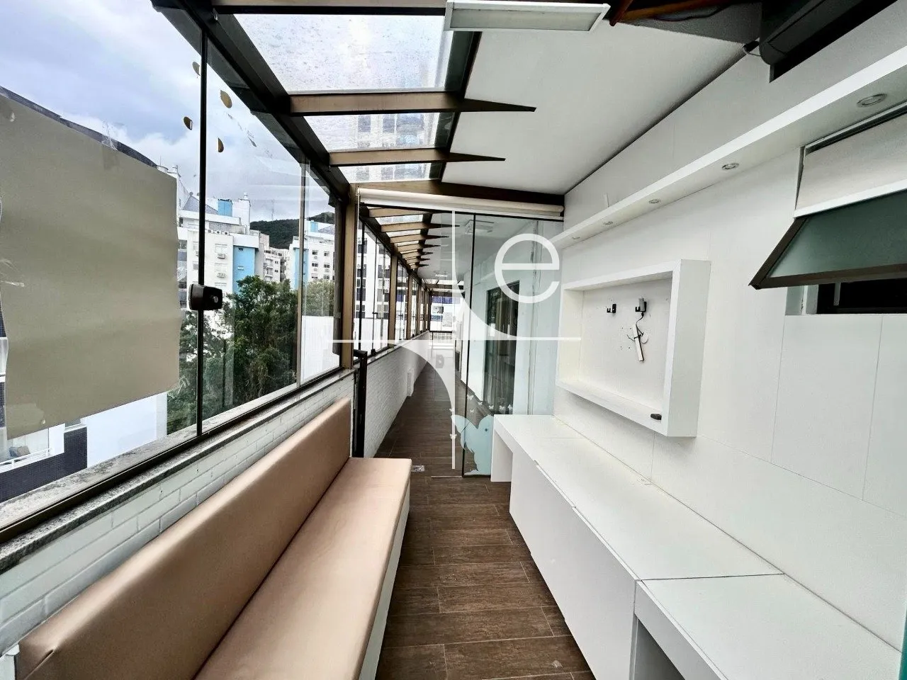 Apartamento amueblado de 3 dormitorios con asador en la terraza — photo 21