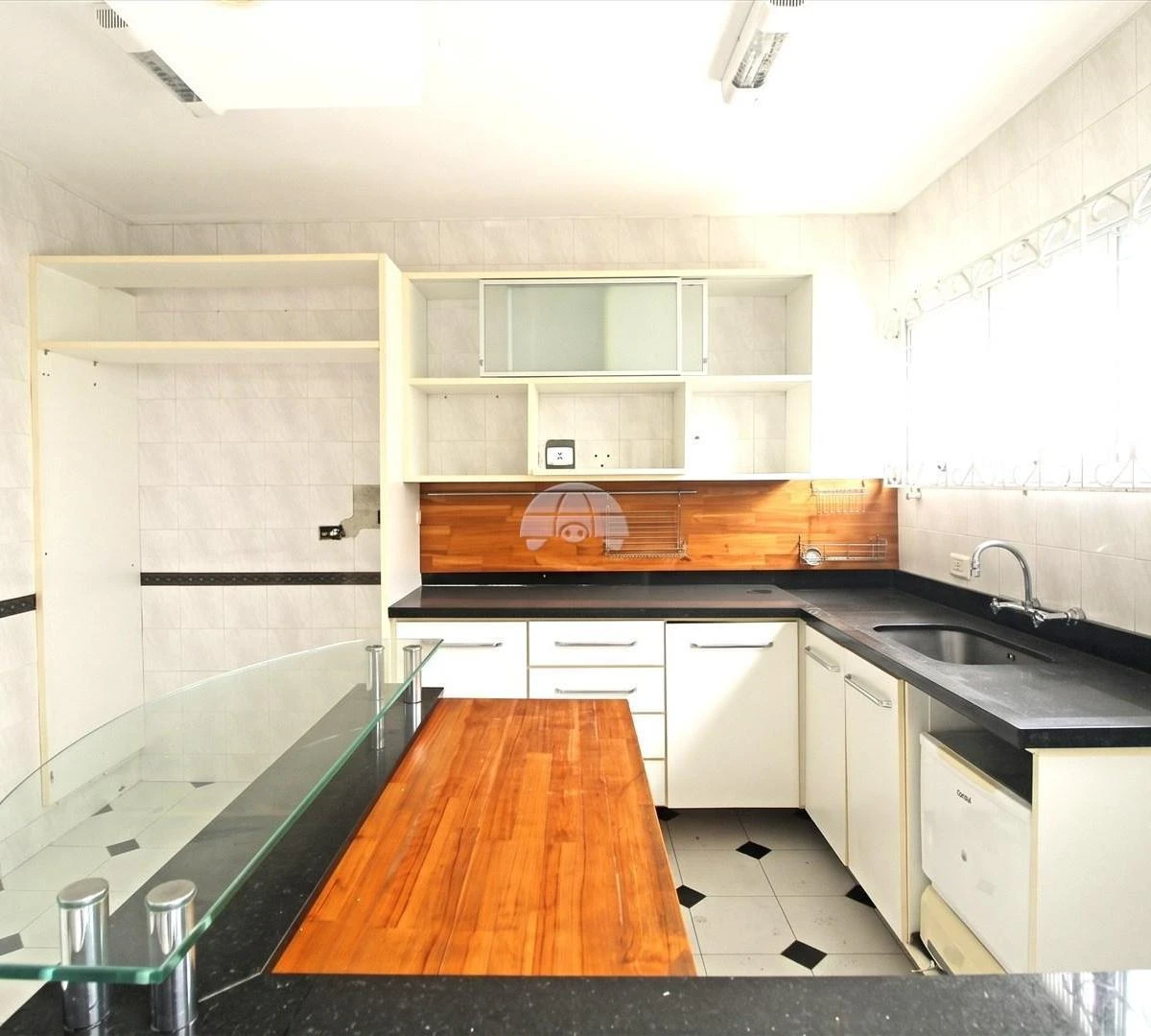 3-bedroom house with a grill on the balcony in Curitiba — photo 5
