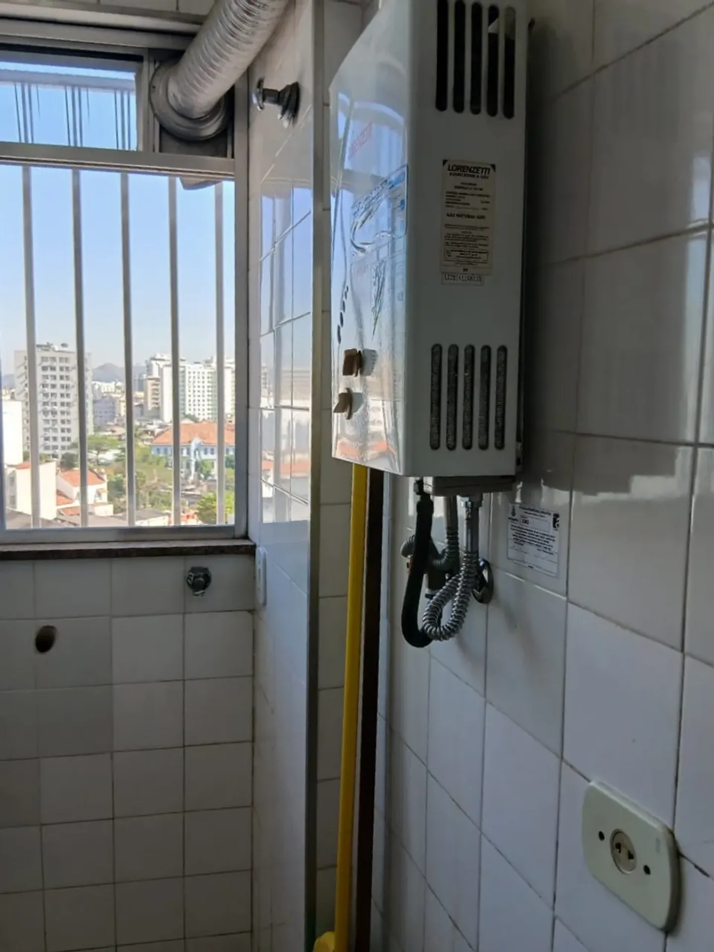 Unfurnished 2-bedroom apartment with 2 bathrooms — photo 33