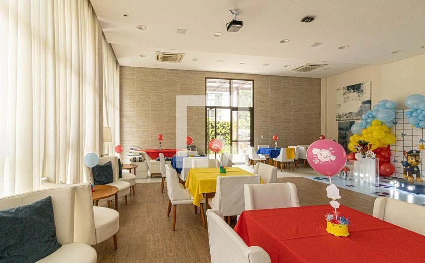 Furnished apartment, 65 m², with a glass-enclosed balcony — photo 39