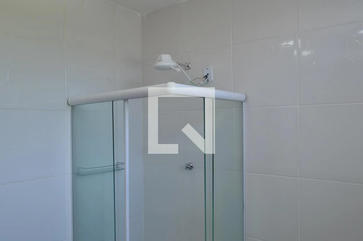 Casa de 3 quartos com janelas do piso ao teto — photo 69