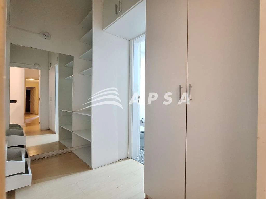 Furnished apartment with 3 bedrooms and 2 en-suites — photo 5