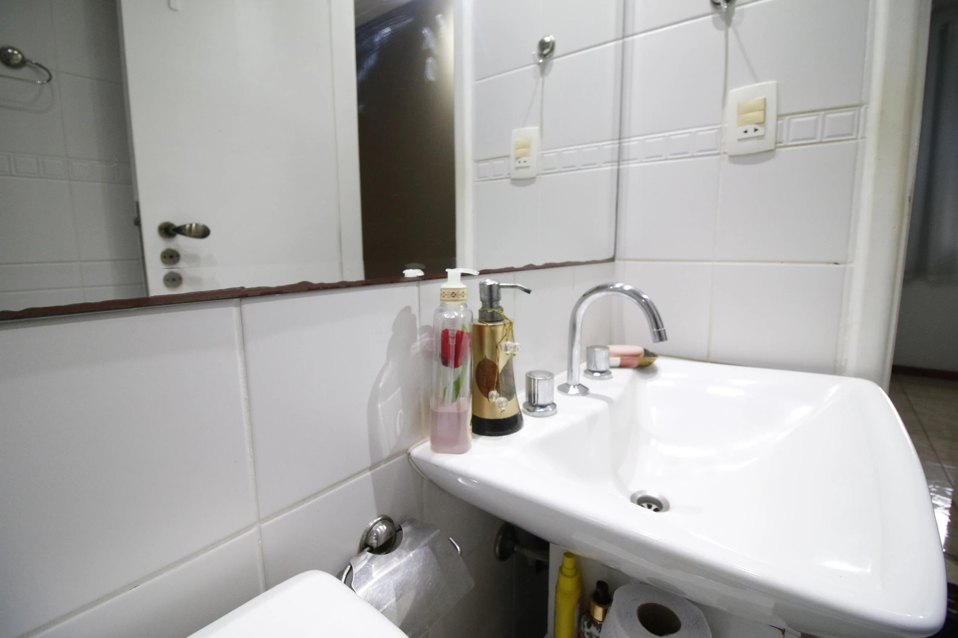 Furnished 3-bedroom apartment with balcony and pool — photo 2