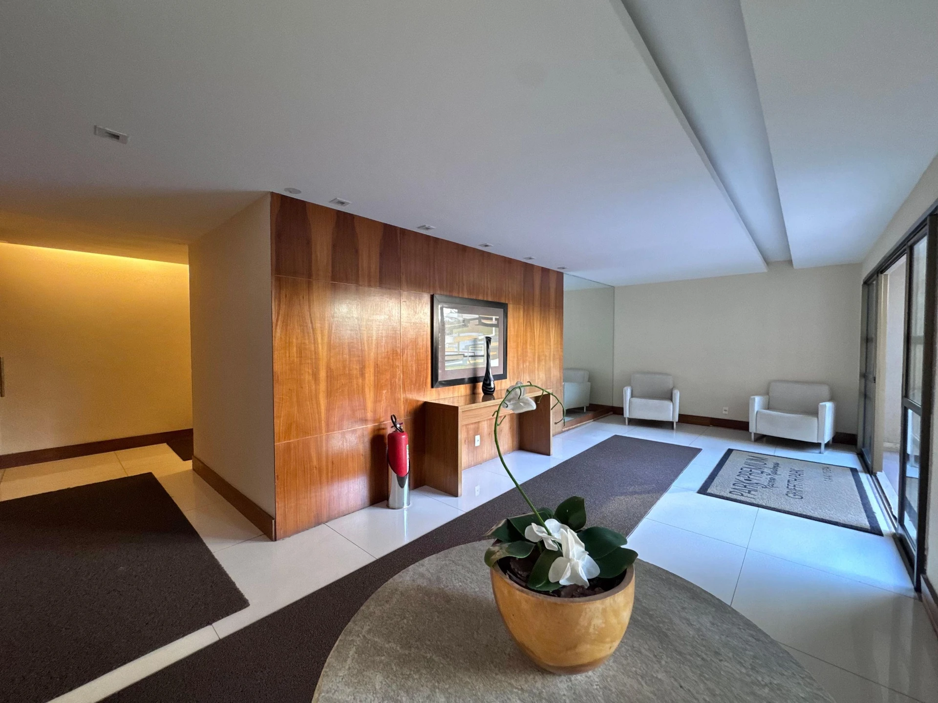 4-bedroom apartment with a glass-enclosed balcony — photo 59