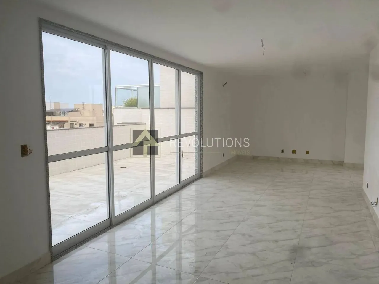 Penthouse with 4 bedrooms and 5 bathrooms — photo 3