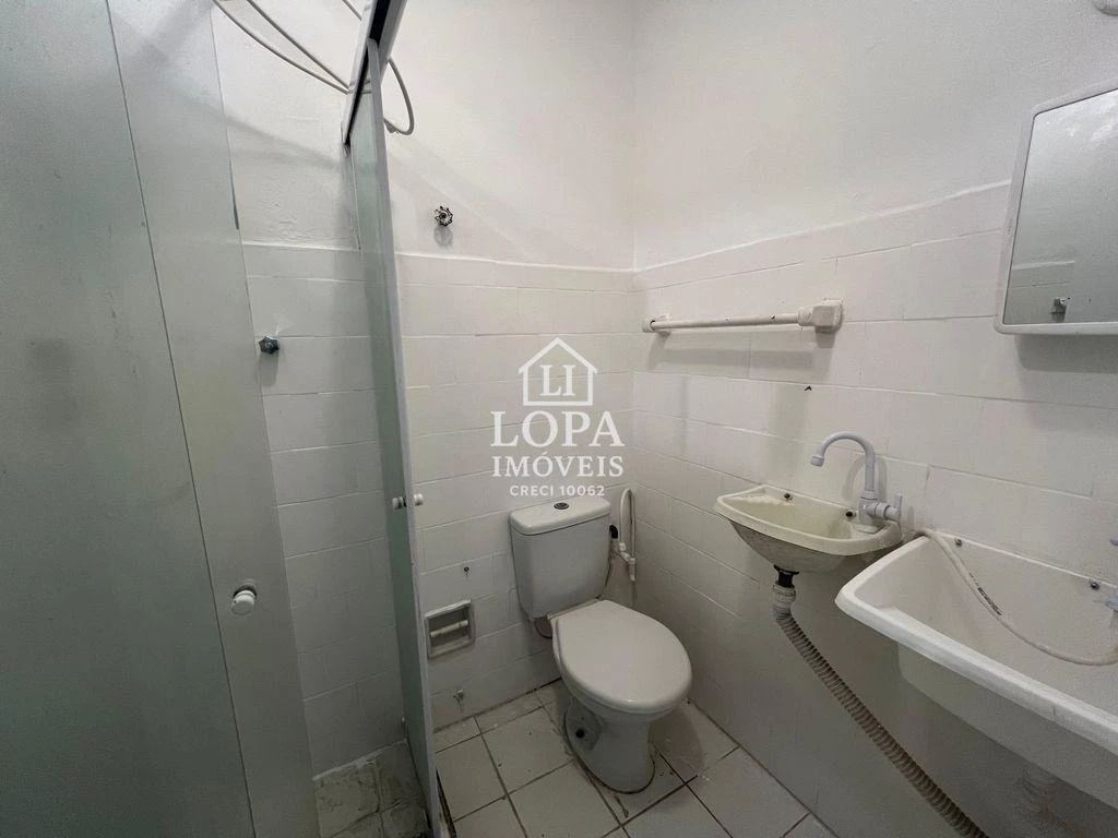 1 quarto e piso de madeira ou laminado: apartamento de 32 m² — photo 9