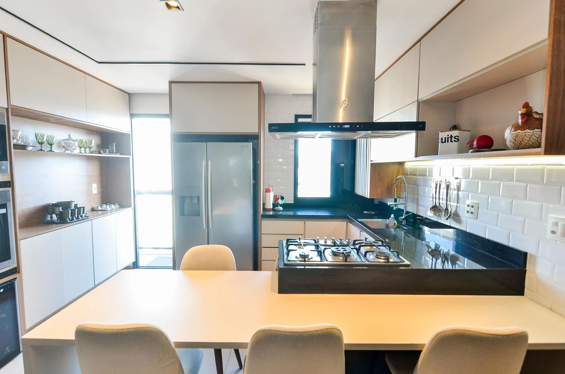 Furnished 3-bedroom apartment with balcony and BBQ grill — photo 12