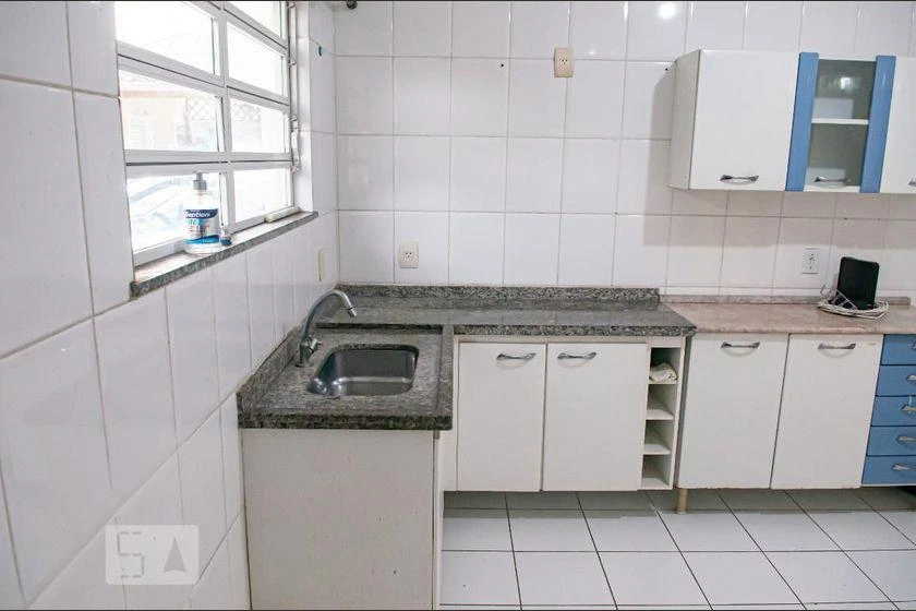 Balcony with a grill in a 2-bedroom house, 118 m² — photo 50