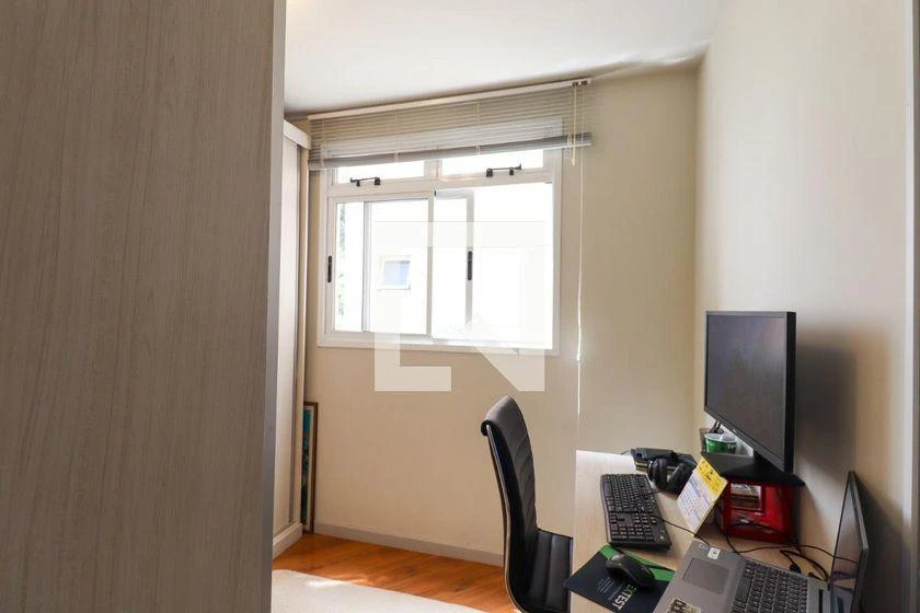 2-bedroom apartment with a grill on the balcony — photo 32