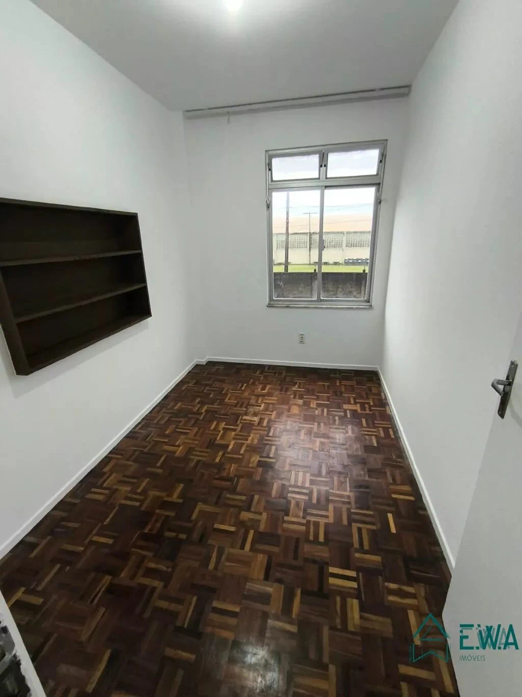 Unfurnished 3-bedroom apartment with 1 bathroom — photo 9