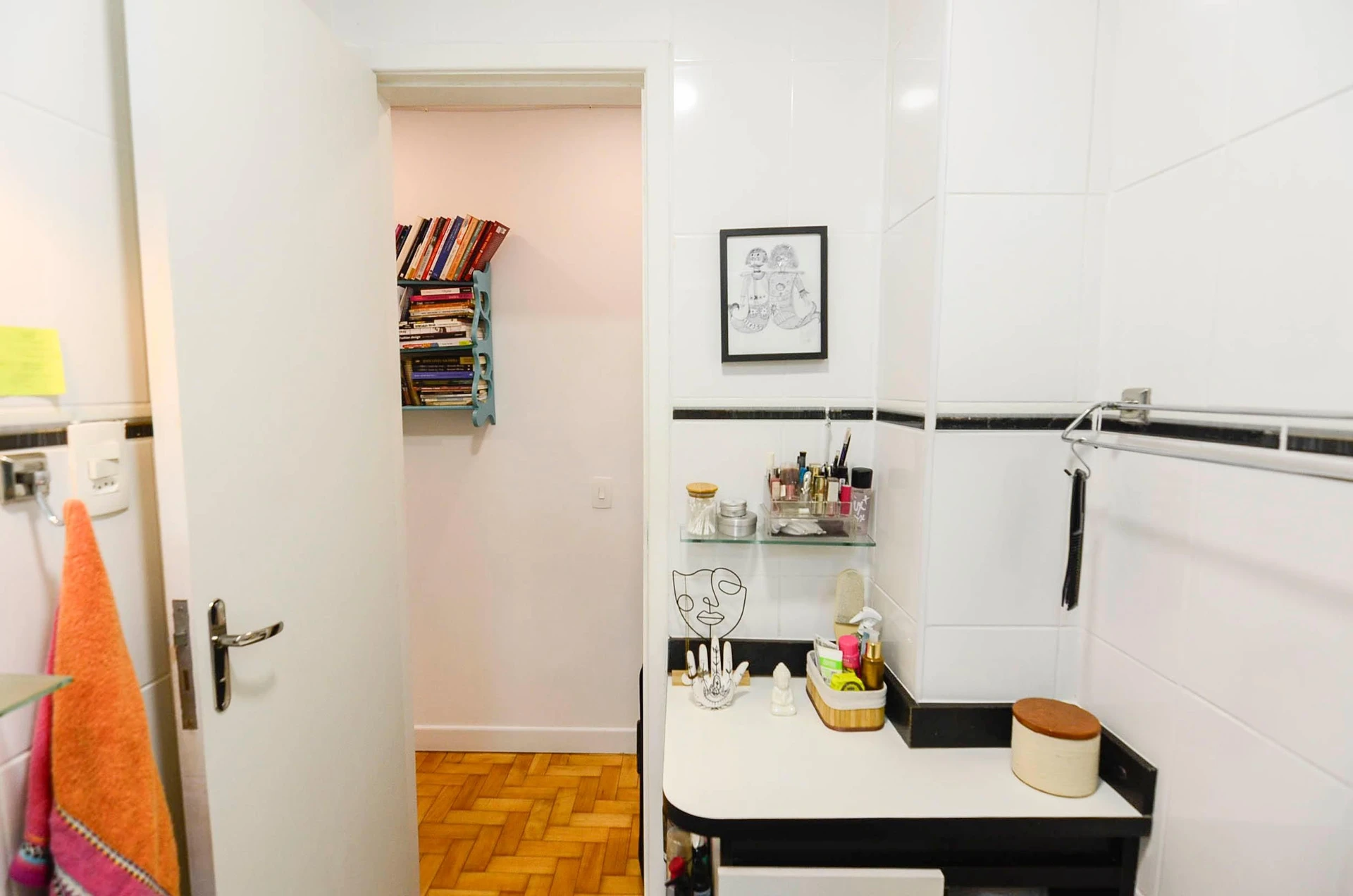 Furnished 2-bedroom apartment with 2 bathrooms — photo 31