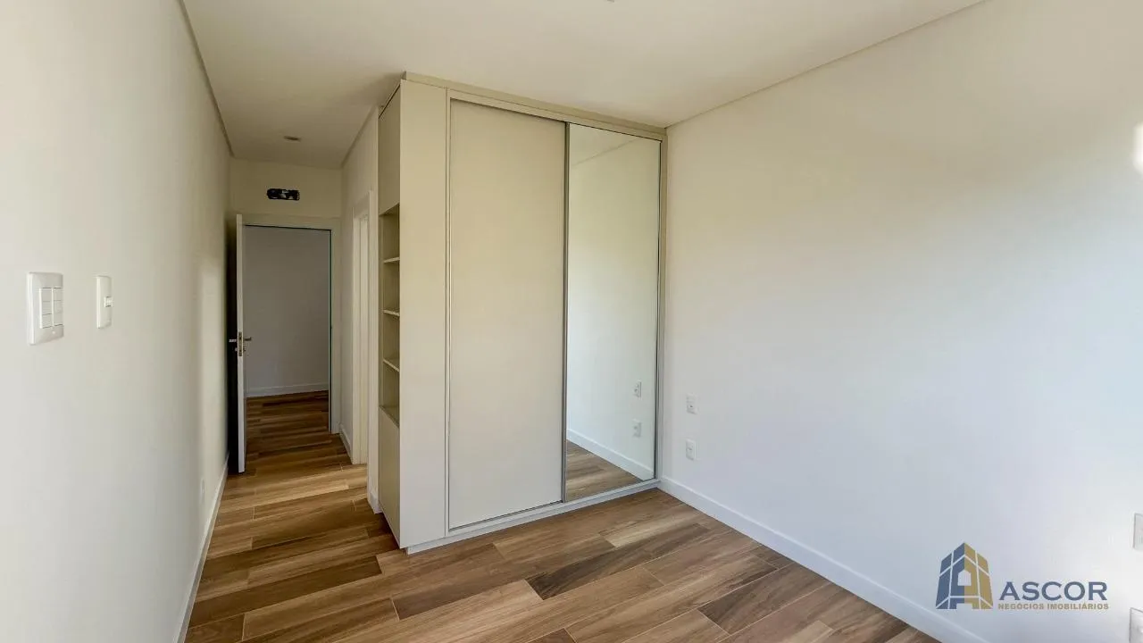 Garden in a 4-bedroom house, 250 m² — photo 22