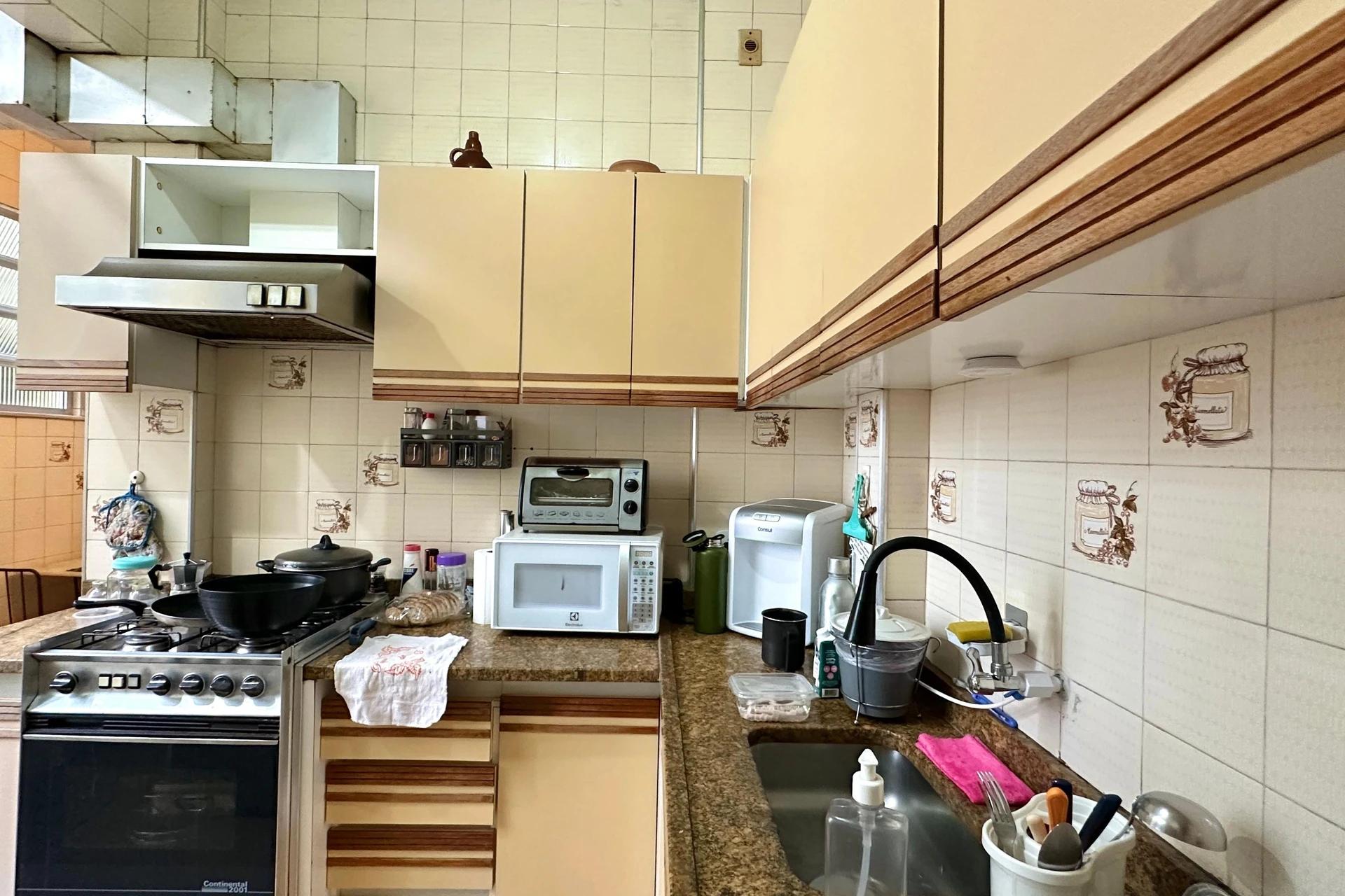 Furnished apartment with 3 bedrooms and 2 bathrooms — photo 6