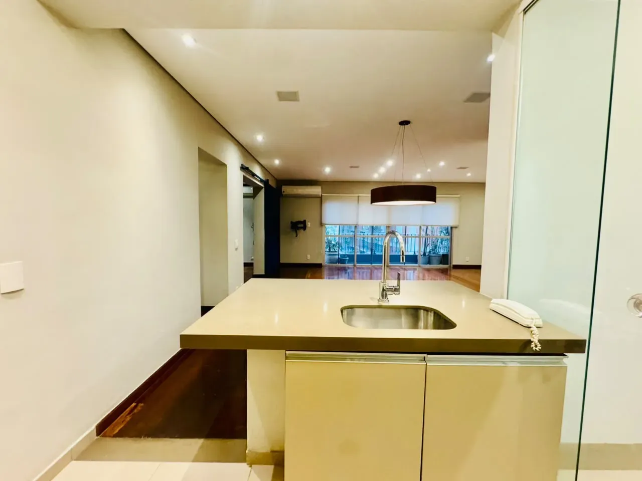 4-bedroom apartment with wood or laminate floors — photo 56