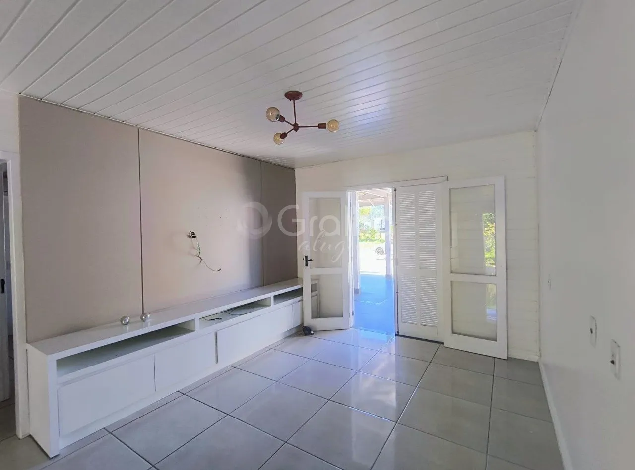 House with 2 bedrooms, open kitchen and garden