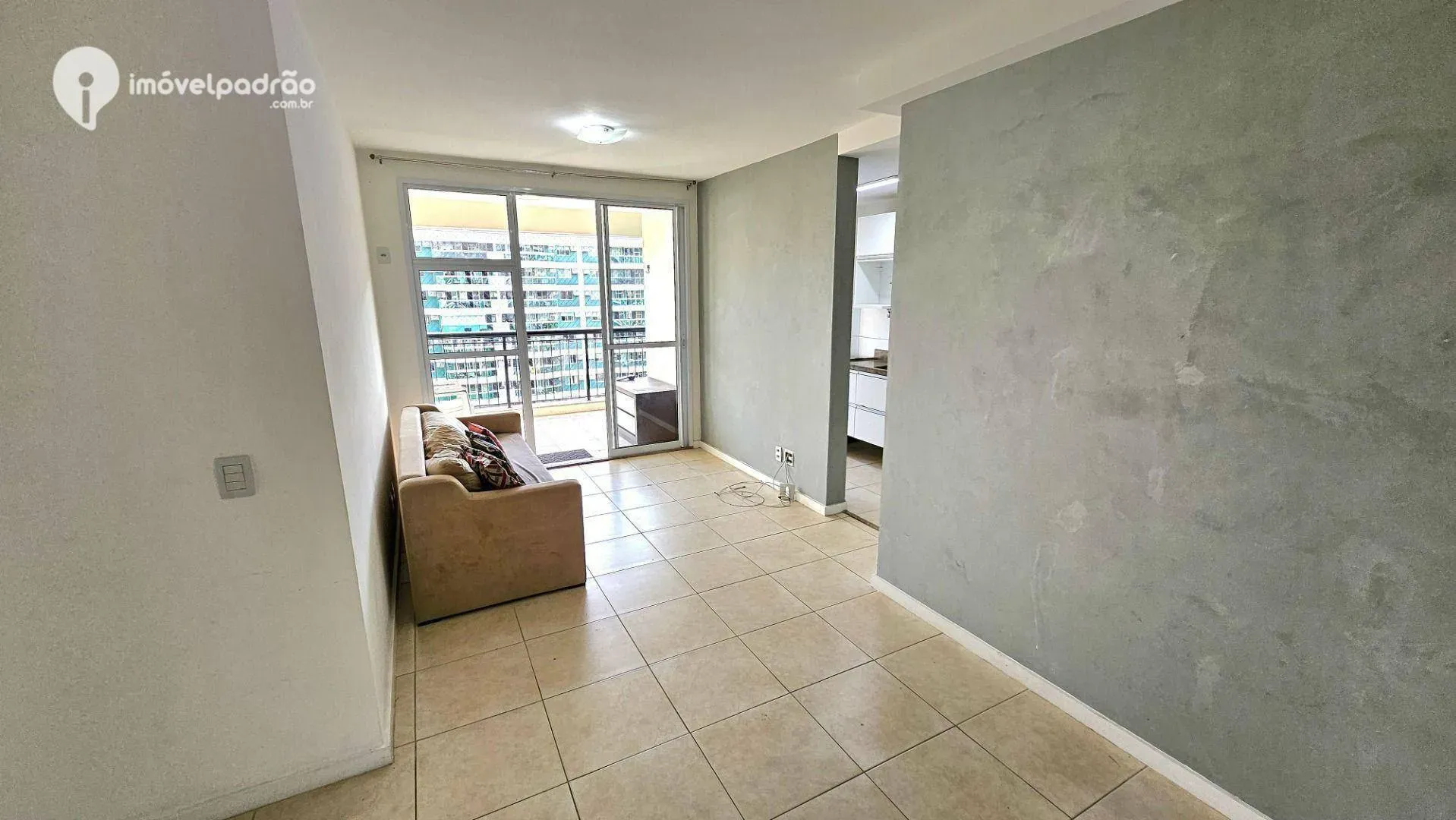 Furnished 2-bedroom apartment with enclosed balcony — photo 32