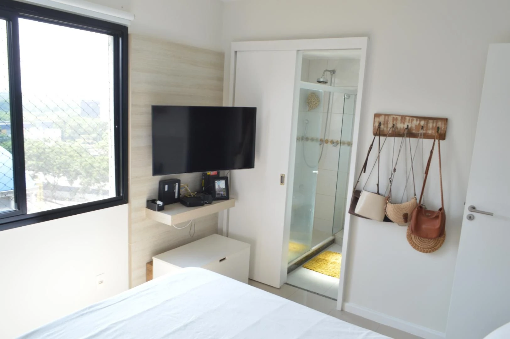 Glass-enclosed balcony in a 3-bedroom apartment, 85 m² — photo 60