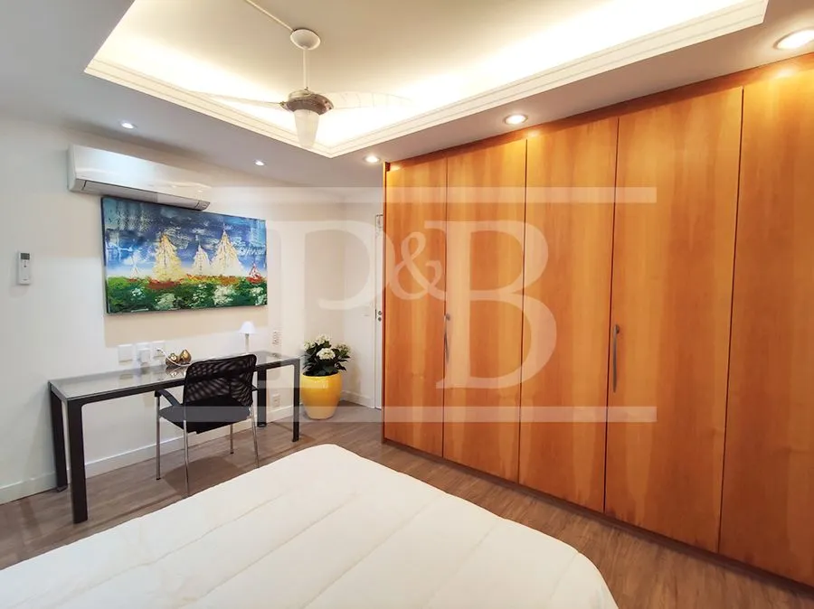 Furnished apartment with 4 bedrooms and 400 m² — photo 37