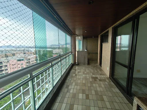4-bedroom apartment with enclosed balcony — photo 28