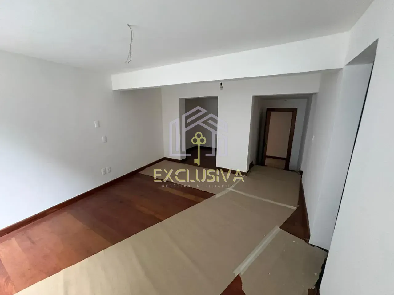 Triplex house with 5 bedrooms and 5 bathrooms — photo 13
